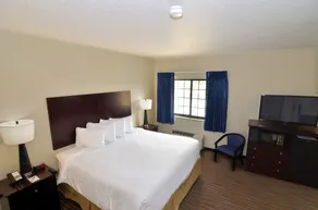 Cobblestone Inn & Suites - Holstein - Værelse