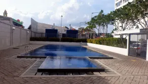 Nice And Cozy Studio At Tifolia Apartment - Piscina