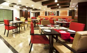 The Golden Plaza Hotel & Spa - Restaurant