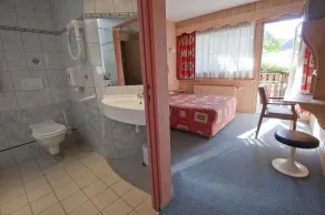 Hôtel Restaurant Etoile des Neiges Piscine Jacuzzi Sauna Massage Salle de Jeux - Habitación