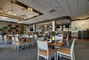 Holiday Inn Westbury-Long Island by IHG - Restaurant