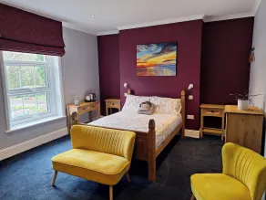 Room-comfortable and Spacious Double En- - Camera