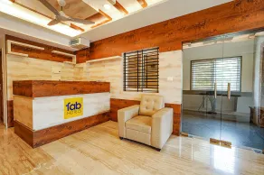 FabHotel Shakthi Suites - Nr Jayadeva Hospital - Reception