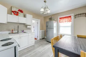 1/2 Mi to Pier: Wfh-friendly Apt in Maine! - Intérieur