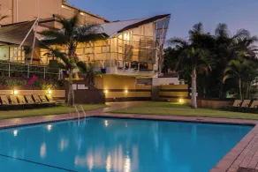Protea Hotel by Marriott Karridene Beach - Piscina