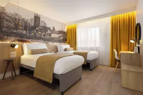 Super 8 by Wyndham Chester East - Room
