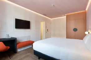 Ikonik Gran Vía - Room