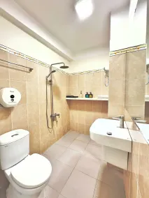 Cozy Hotel - 140 Cong Quynh - Bathroom