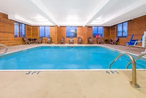 Super 8 by Wyndham Shepherdsville - Louisville South I65 - Pool