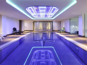 Ibis Styles Dubai Jumeira - Piscina
