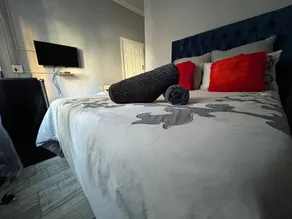57onWYNNE - Room