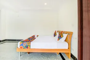 Fabhotel Emara Grand - Chambre