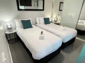 Honeysuckle Executive Apartments - Room