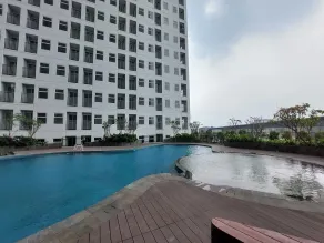 Nice And Comfy Studio At Serpong Garden Apartment - Piscine
