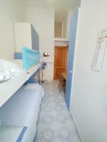 Ischia Ponte appartamento romantico 8 posti letto - Værelse