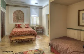 Nobody's Inn - Room