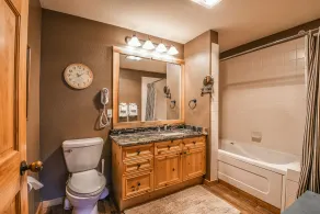 Tenderfoot Lodge 2673 by SummitCove Lodging in Colorado - Salle de bain
