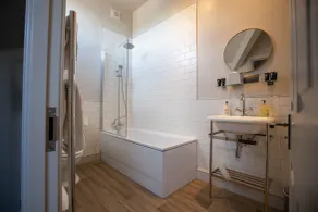 The Cross Keys - Bathroom