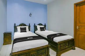 Istana Griya 2 Hotel Solo RedPartner - Værelse