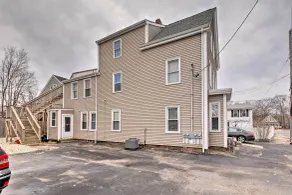 Cozy Third-Story Apartment in Dtwn Brockton! - Interior