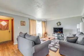8 Mi to Dtwn Cleveland: Quiet Home w/ Fenced Yard - Interiør