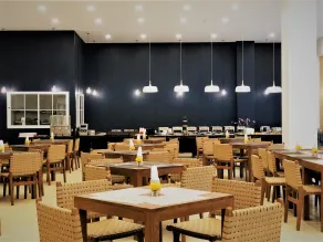 La Mai Hotel - Restaurant