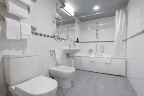 Riga Islande Hotel with FREE Parking - Baño