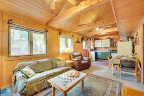 Hayward Cabin w/ Boat Slip + Fish House! - Innvendig
