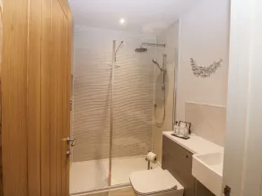 Treetops - Bathroom