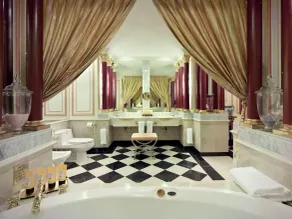 Towers at Lotte New York Palace - Bad
