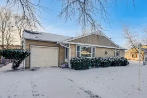 5 Mi to Dtwn Rockford: Pet-friendly Home w/ Yard! - Interiør