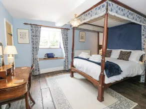 Pentre Hall - Room