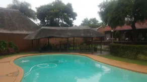 Falling Feather Inn - Pool