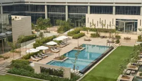 Andaz Delhi, by Hyatt - Piscina