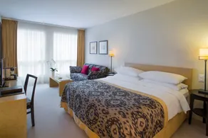Jade Manotel - Room