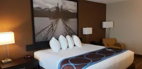 Super 8 by Wyndham Spruce Grove - Room