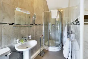 Robin Hill Heritage Guest House - Bathroom