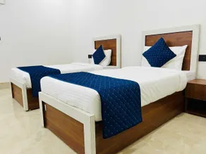 UMRA - Room