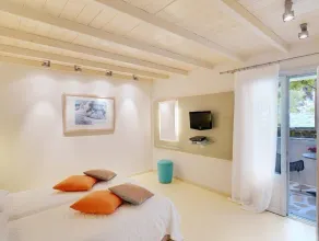 Iria Beach Art Hotel - Værelse