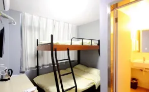 Meet Fish International Youth Hostel - Room