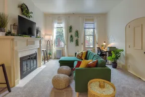 Walk to Restaurants & Shops: Apt in Pennsylvania! - Interiör
