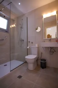 Passas Mare Apartments & Studios - Banheiro