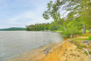 Lakefront Escape w/ Deck & Kayaks in Lovell! - Innvendig