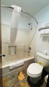 Days Inn by Wyndham North Platte - Salle de bain