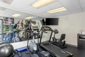 Clarion Pointe Jesup - Sala de fitness