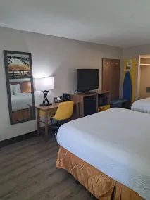 Days Inn & Suites by Wyndham Rocky Mount Golden East - Chambre