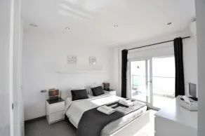 Excellent Seafront Villa in Cala Pi - Habitación