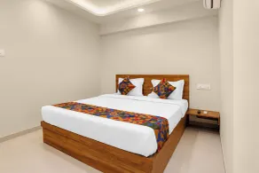 FabHotel Sb Palace - Chambre