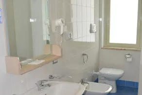 La Lanterna Hotel - Bathroom