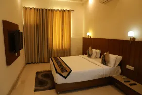 Sona Pristine Hotel And Resort - Room